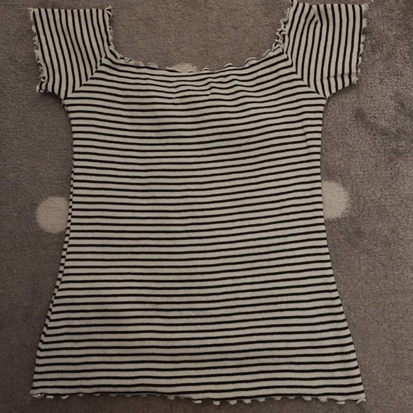 Hollister striped top - Picture 4 of 4
